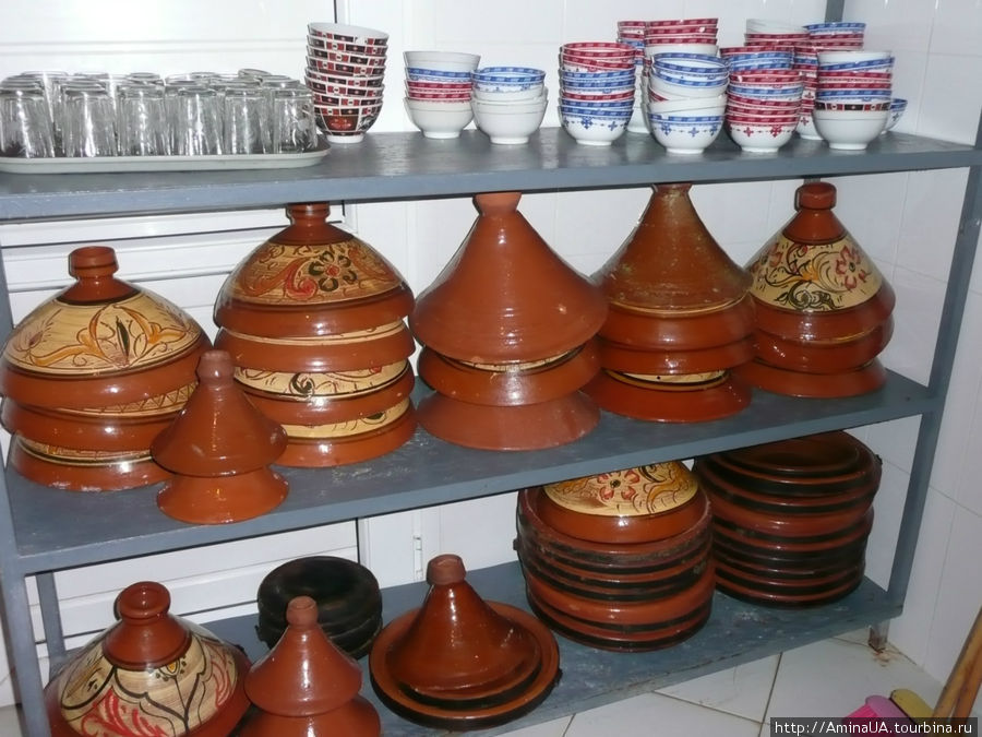 посуда на кухне Марокко