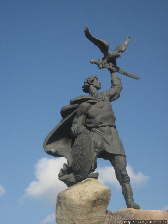 Памятник Василию Храброму Малоярославец, Россия
