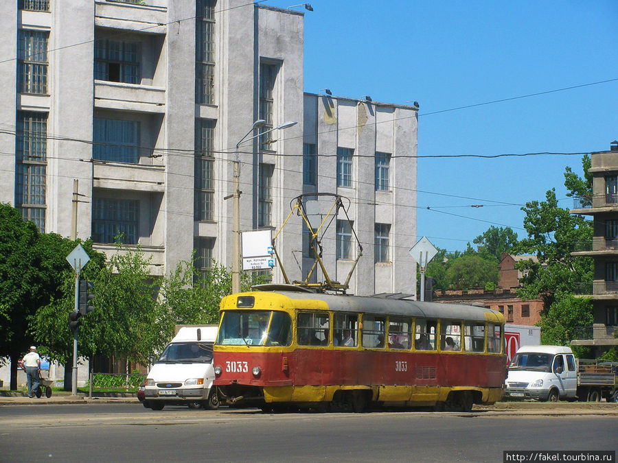 Трамвая много. Для Ивановки —  это основной транспорт в Советские времена. Харьков, Украина