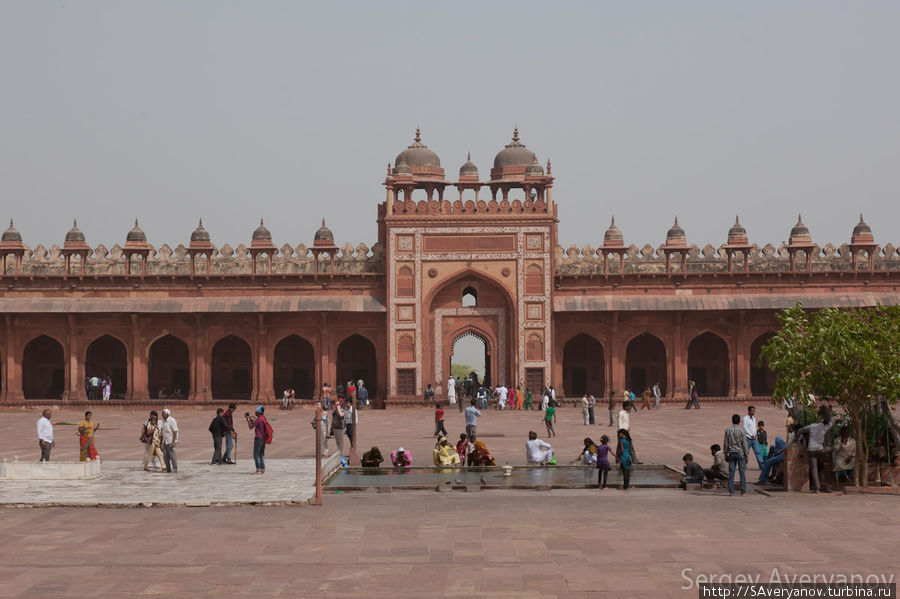 Ворота мечети Джама-Масджид Джайпур, Индия