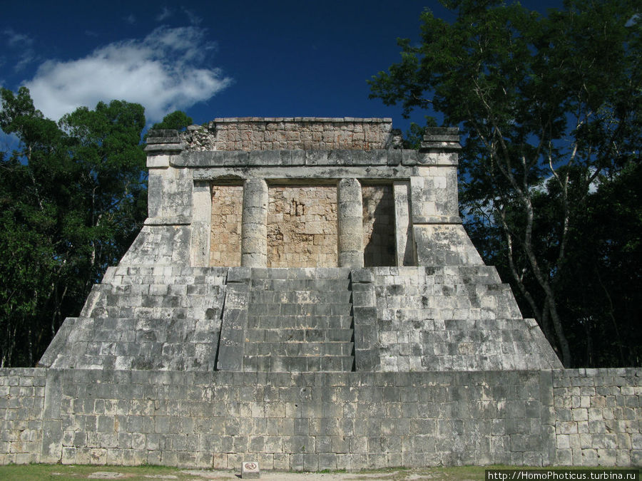 Храм ягуаров Чичен-Ица город майя, Мексика