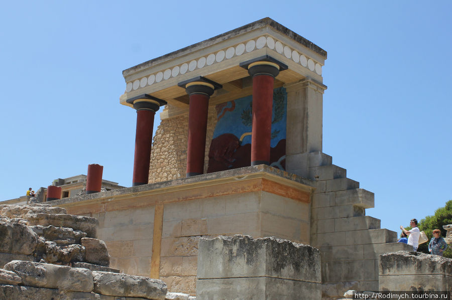 Самые известные колонны Кносского дворца Ираклион, Греция