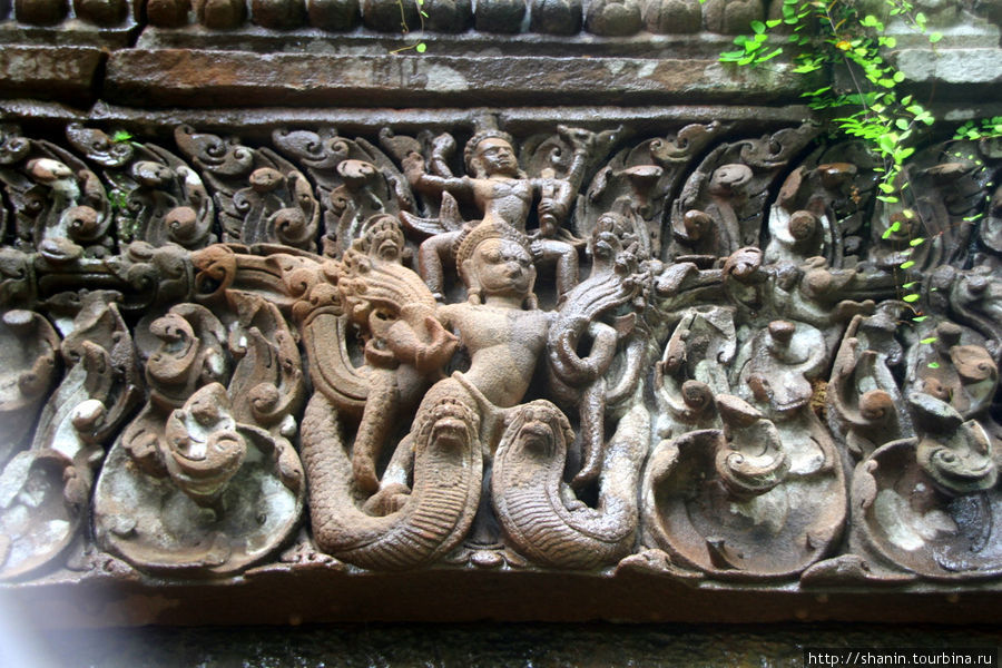 Храм, пещера и каменный слон Тямпасак, Лаос