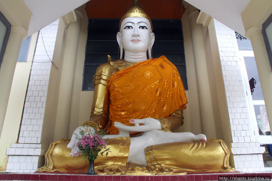 Пагода Улыбающегося Будды Янгон, Мьянма