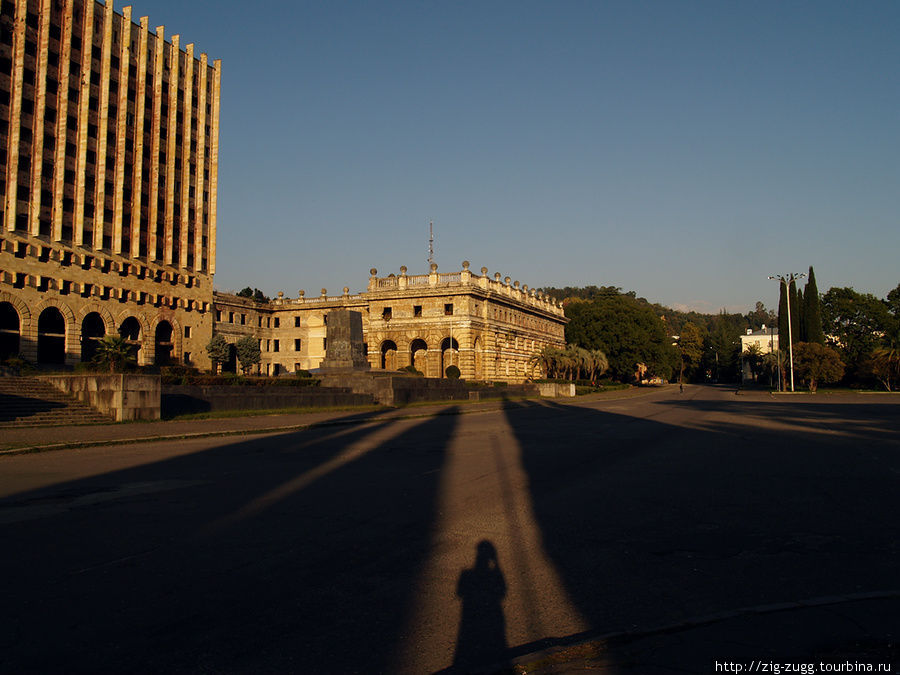 здание парламента Сухум, Абхазия