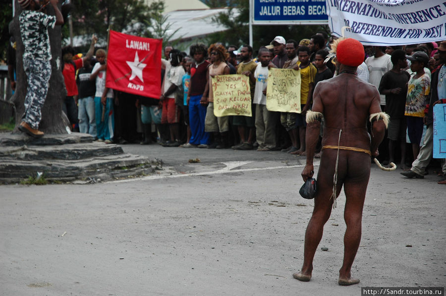 2 августа. В этот день волной протестов взорвалось все Западное Папуа. Вамена, Индонезия