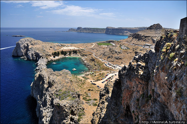 в часовенке, что у берега проходит рекордное количество венчаний Линдос, остров Родос, Греция