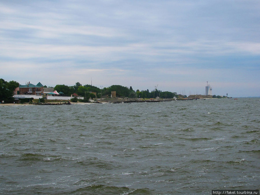 Вид в сторону городского пляжа. Очаков, Украина