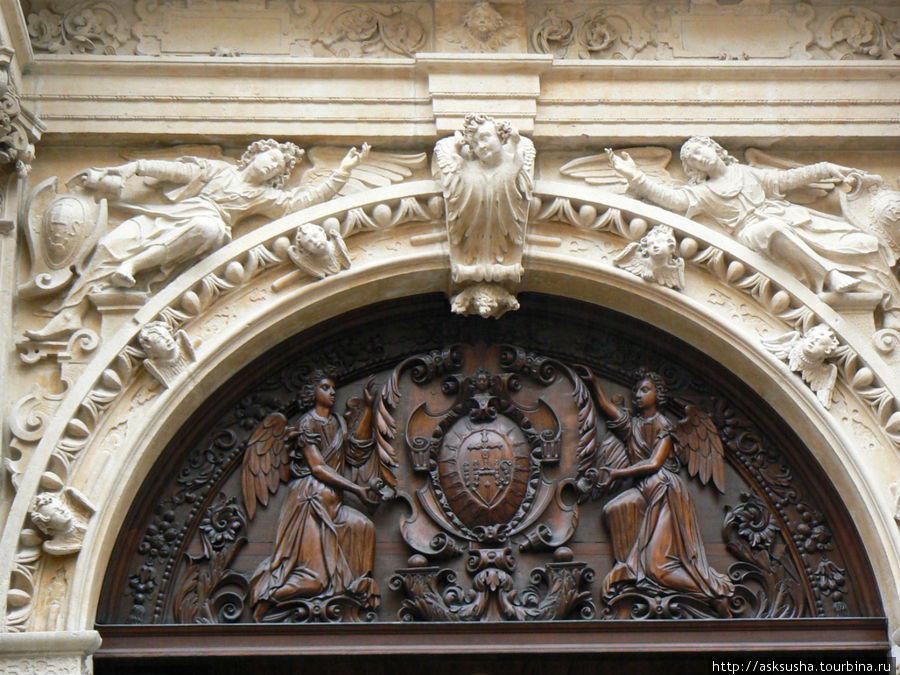 Фрагмент фасада Кафедрального собора Люксембург, Люксембург