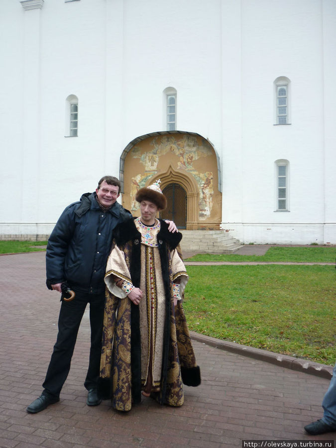 Тень Ивана Грозного нет-нет да и появится у стен собора. Вологда, Россия