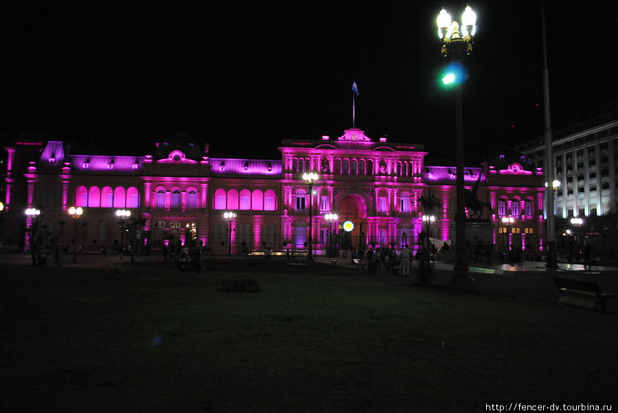 Сиреневый розовый дом Буэнос-Айрес, Аргентина