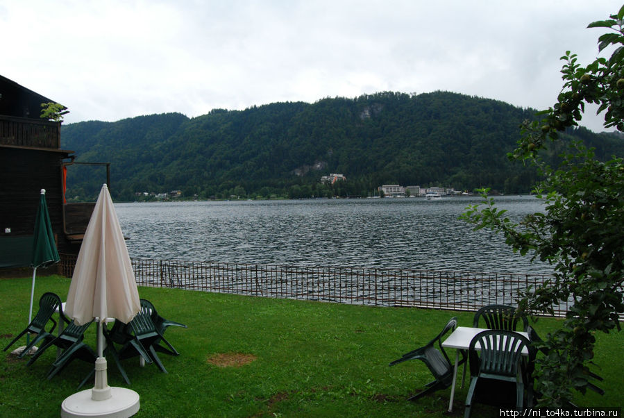 озеро рядом, стоит только пройтись минут -5-10 и будет тебе счастье Мёриген, Швейцария