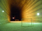 Подземный зал с футбольным полем