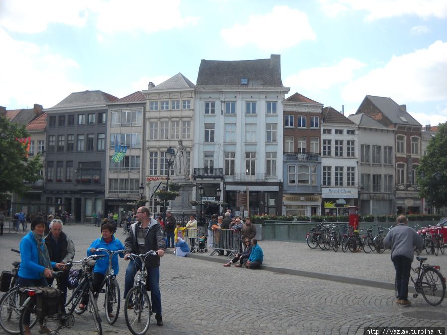 Панорама площади Мехелен (Антверпен), Бельгия