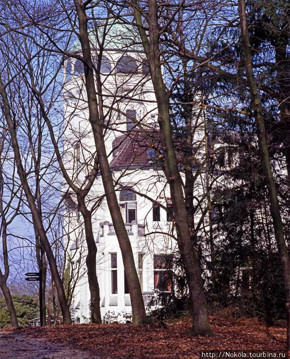 Замок Мокрхейде возле Муленхука. Фасады и интерьеры Провинция Гелдерланд, Нидерланды