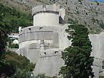 И венчающую крепостные стены Минчету — символ Дубровника
