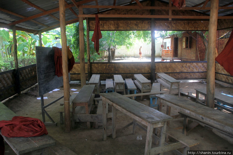 В школьном классе Амарапура, Мьянма