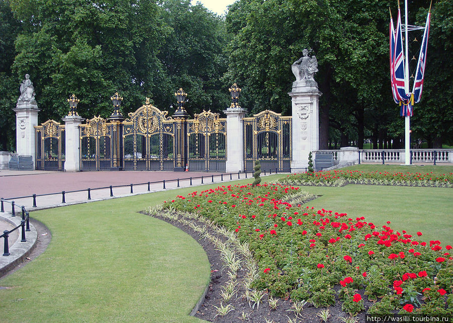 Парк у Букингемского дворца. Лондон, Великобритания