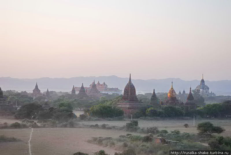 Пагода  Швесандо Баган, Мьянма