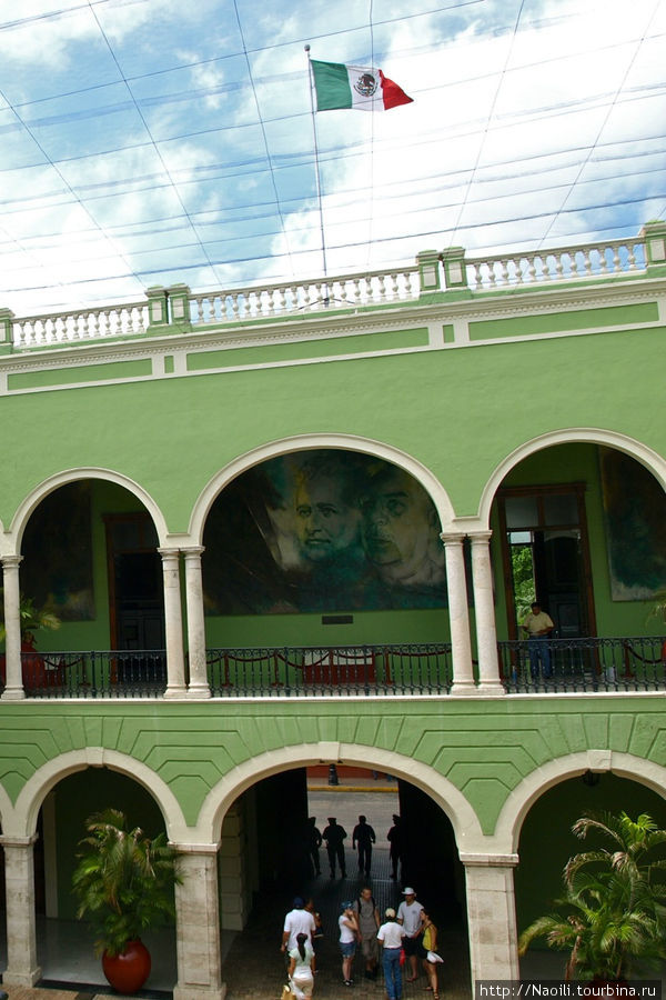 Мифы и история Юкатана в живописи в Доме Правительства Мерида, Мексика