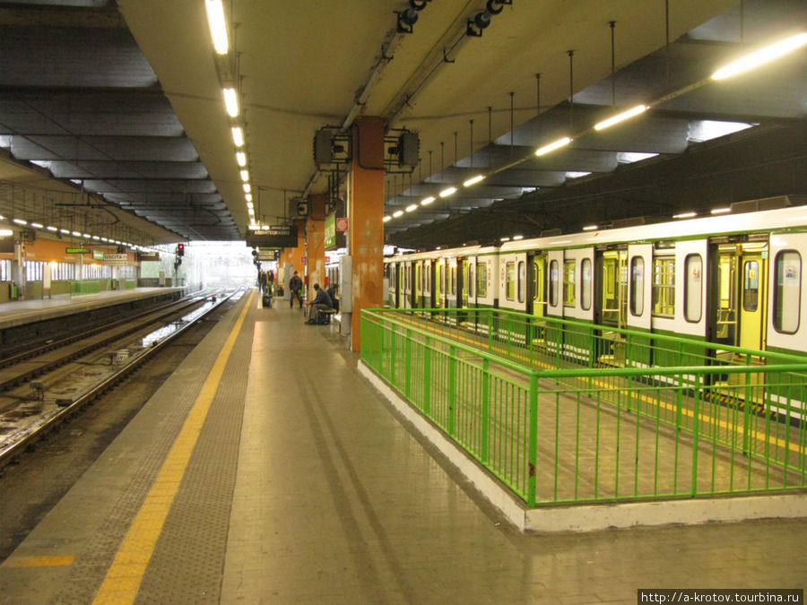 станции без особых изысков Милан, Италия
