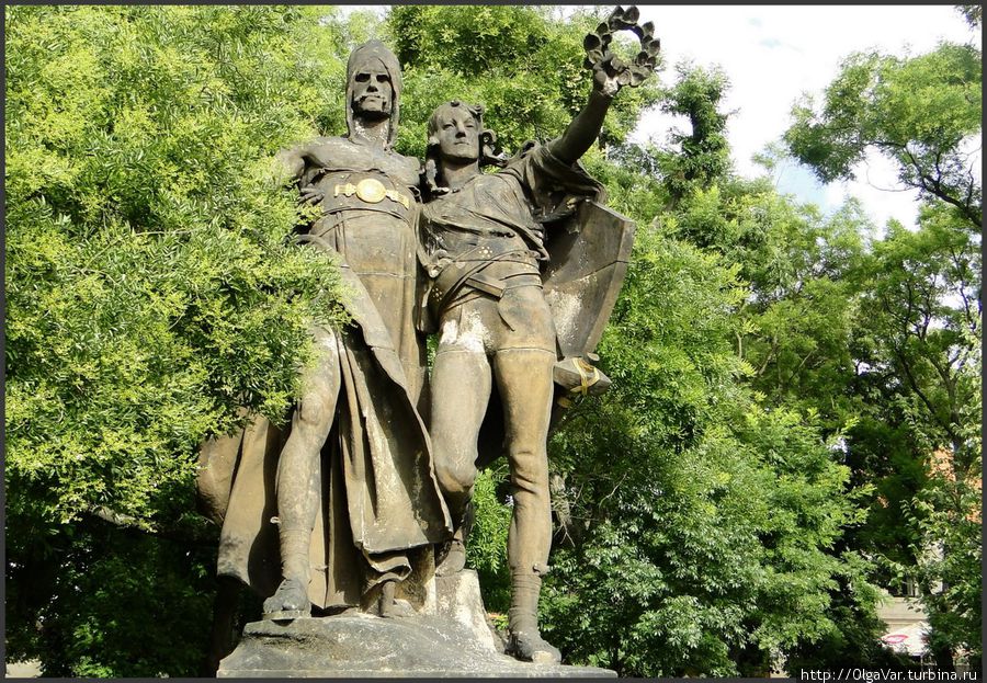 Скульптура Йозефа Мыслбека Забой и Славой раньше украшала мост Палацкого Прага, Чехия