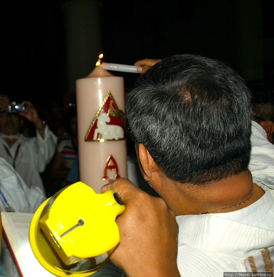 Рождение нового пасхального Огня в Святую Субботу Папантла-да-Оларте, Мексика