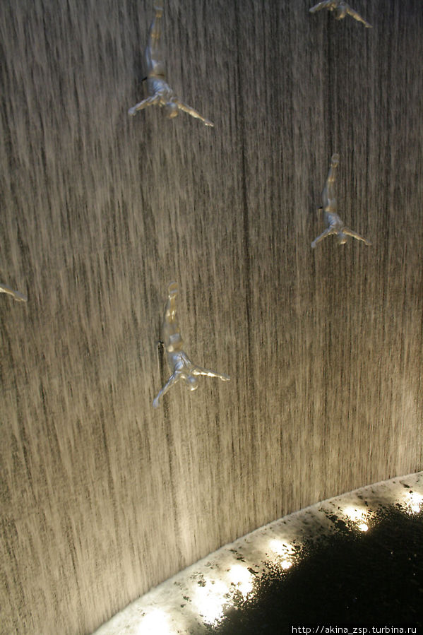 Водопад в Дубай Молле Дубай, ОАЭ