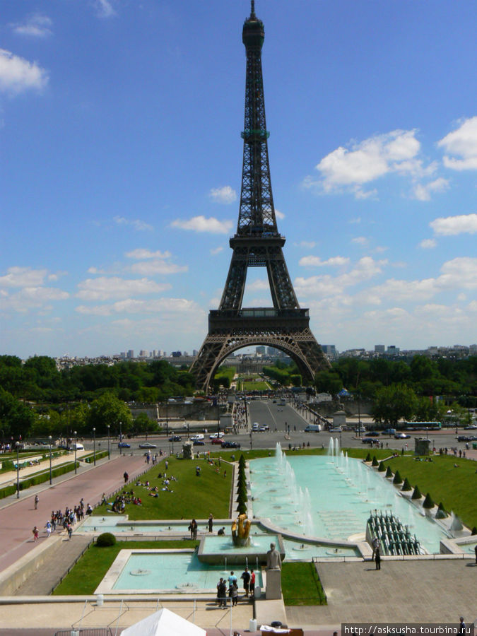 Эйфелева башня и фонтаны Трокадеро Париж, Франция