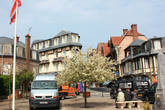 Площадь G.Flory, очень уютная и маленькая, на которой находится рынок.