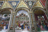 Цикл фресок о жизни и деяниях Энеа Сильвио Пикколомини, папы Пия II, в библиотеке Сиенского собора