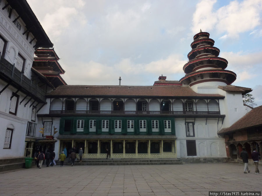 Катманду. Площадь Дурбар. Храм Панч-Мукки-Хануман. Катманду, Непал