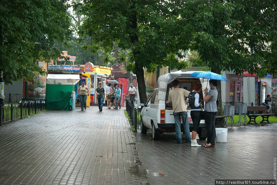Киев, прогулки под дождем по центру города Киев, Украина