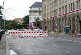 Первая улица, которую мы увидели в Берлине, оказалась с розовыми трубами.
