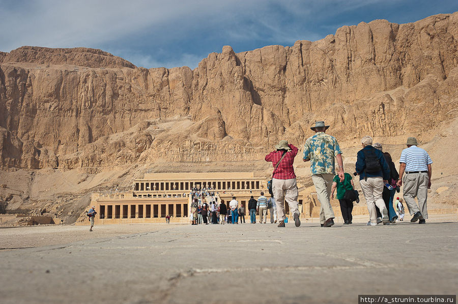 Луксор - путешествие туда и обратно Луксор, Египет
