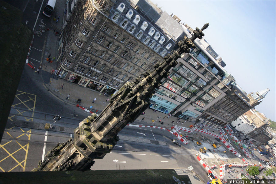 Мемориал Вальтера Скотта и Эдинбург с высоты птичьего полёта Эдинбург, Великобритания