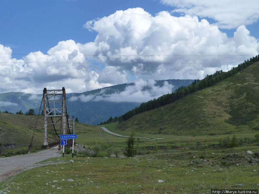 Мост через Катунь в село Мульта Катунский Биосферный Заповедник, Россия