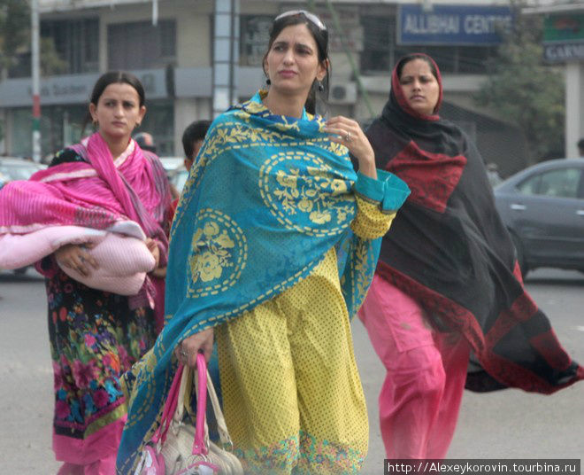 Женщины — редкость на улицах Карачи Карачи, Пакистан