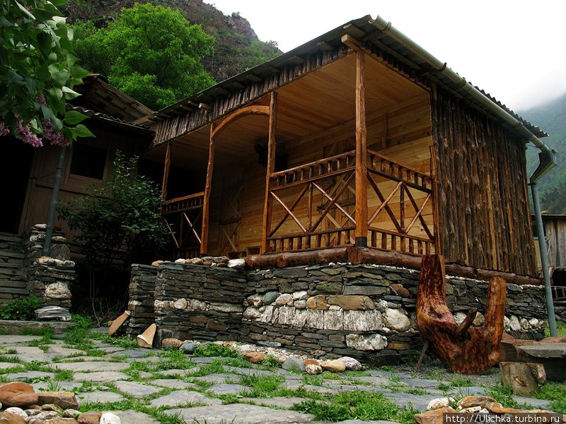 Один из гостевых домов Шатили, Грузия