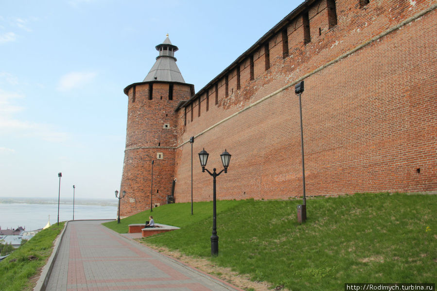 Впереди Тайницкая башня Нижний Новгород, Россия