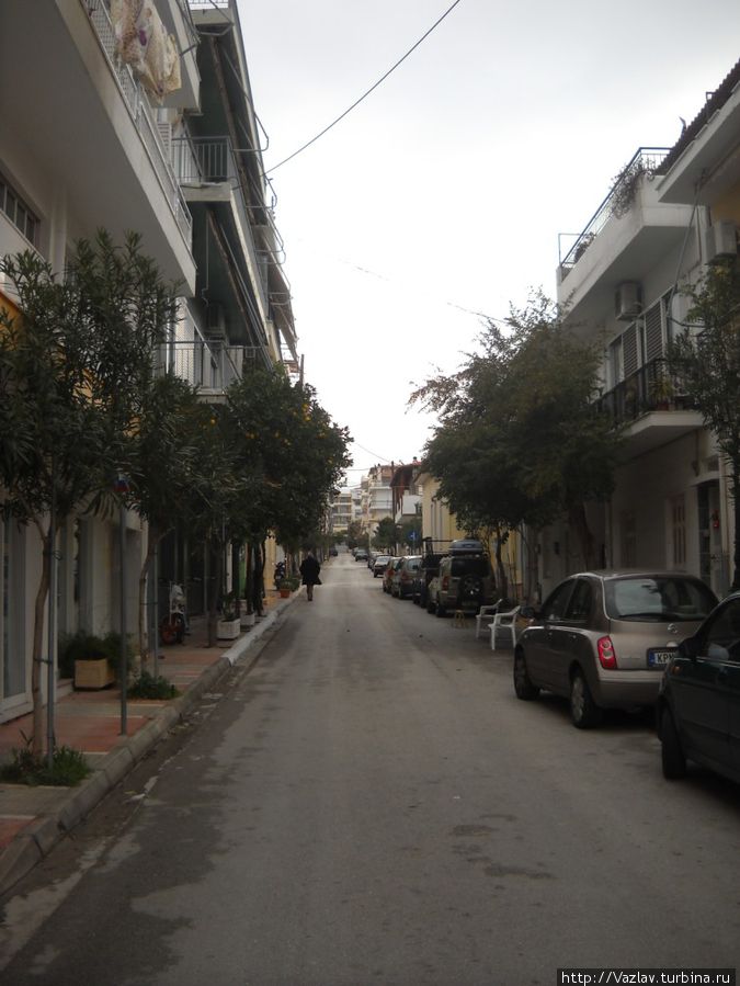 На улице Лутраки, Греция