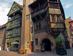 знаменитое здание — Maison Pfister (1537 г.)