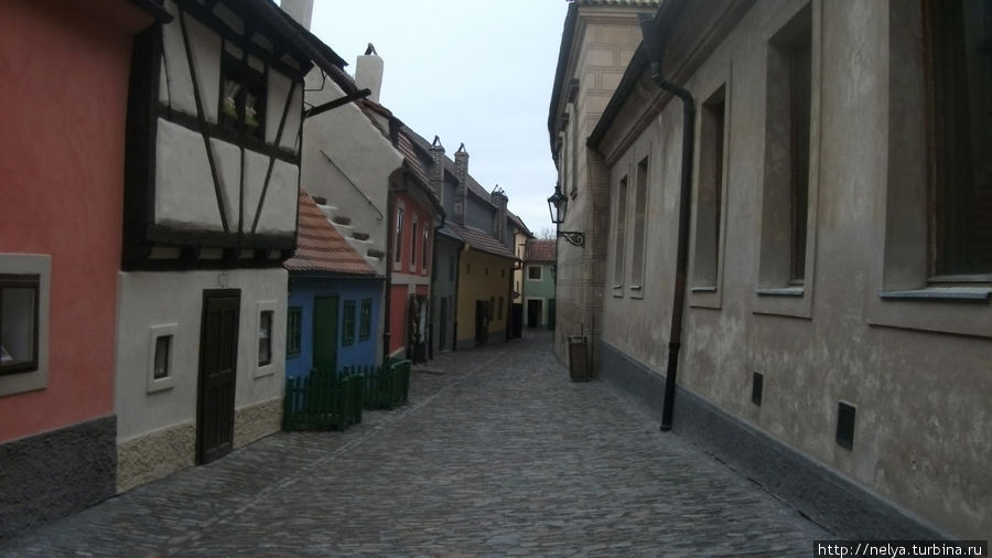 Золотая улочка в Пражском граде. Прага, Чехия