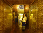 Янгон. Пагода Ботатаунг. Золотая шкатулка и мой гид Кей.