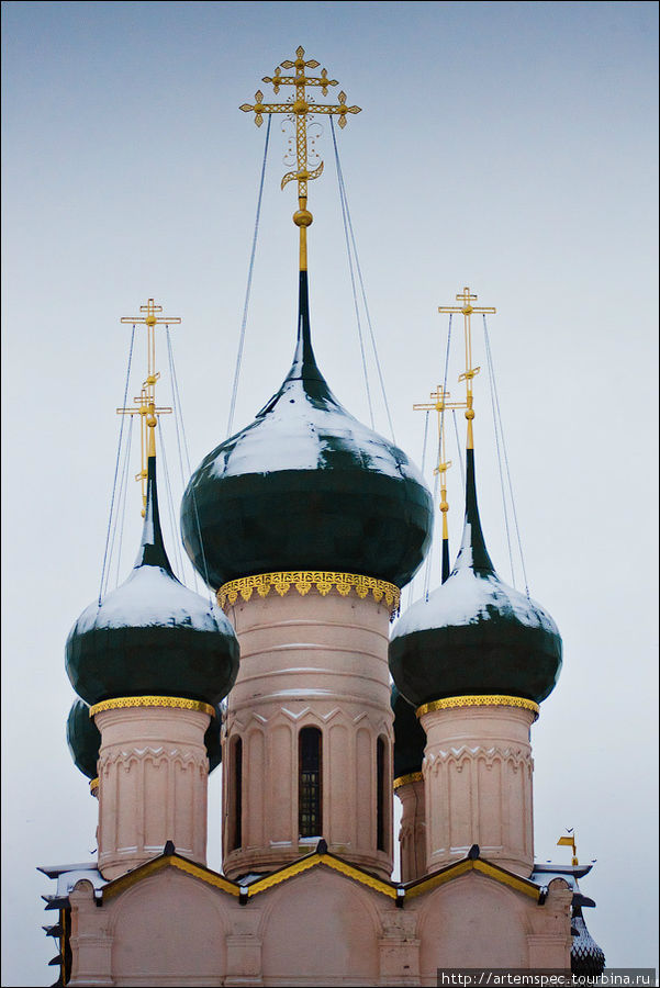 Церковь Иоанна Богослова (1683 г.) — одна из самых красивых в Ростовском кремле. Ростов, Россия