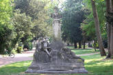 Памятник Жюлю Верну в Амьене, автор Альберт-Доминик Розе.1909.