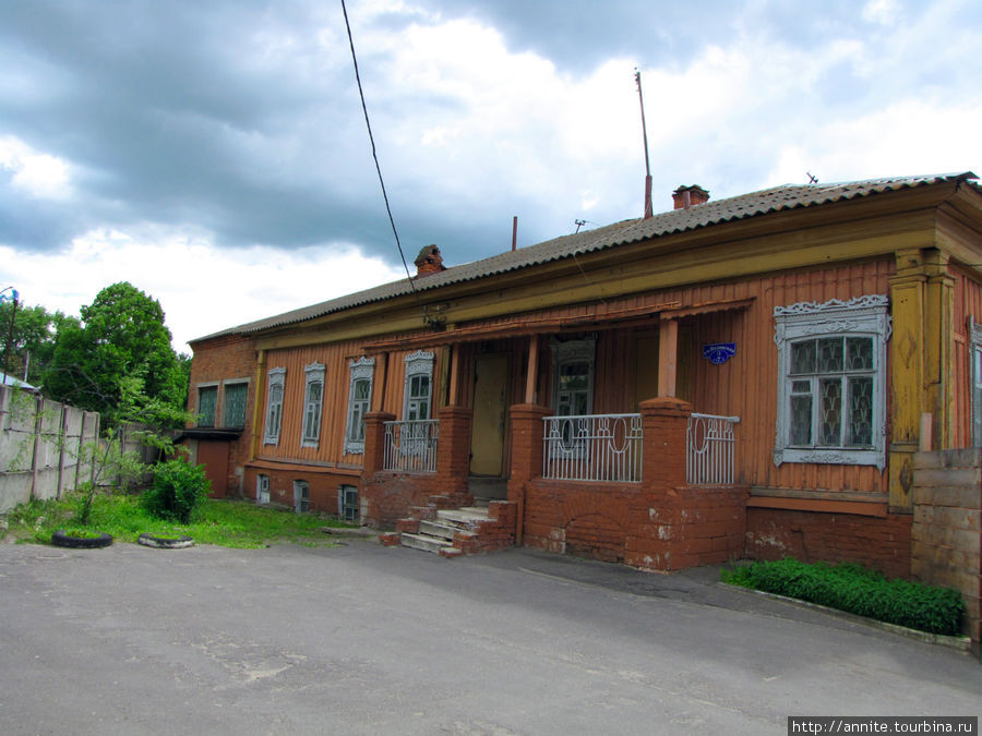 И еще ... гуляя по посаду я наткнулась вот на этот дом на ул. Полянской Коломна, Россия