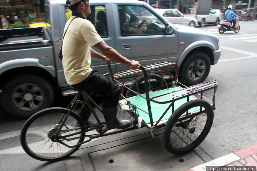 Велорикша — вымирающий вид транспорта Бангкок, Таиланд