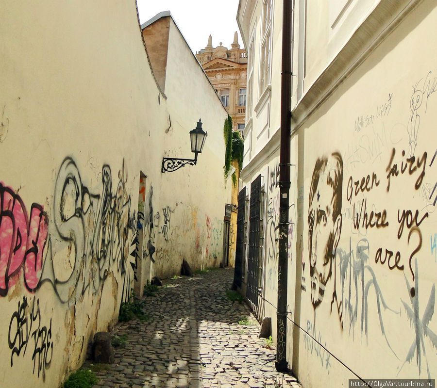 Раскрасим стены краской Прага, Чехия