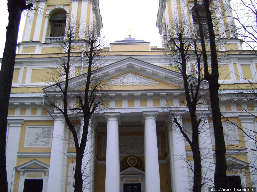 Сооружение собора и его внешняя отделка были завершены к 1788 году Санкт-Петербург, Россия
